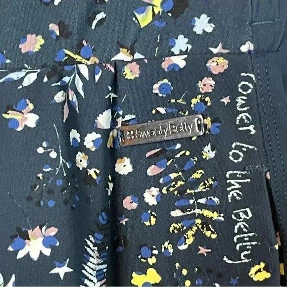 Sweaty Betty London Women's S Mellow Printed 7/8 Trousers Beetle Blue Stay Wild - Picture 5 of 11